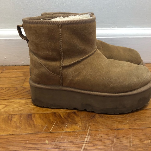 Uggs classic mini platform boots - Picture 3 of 7